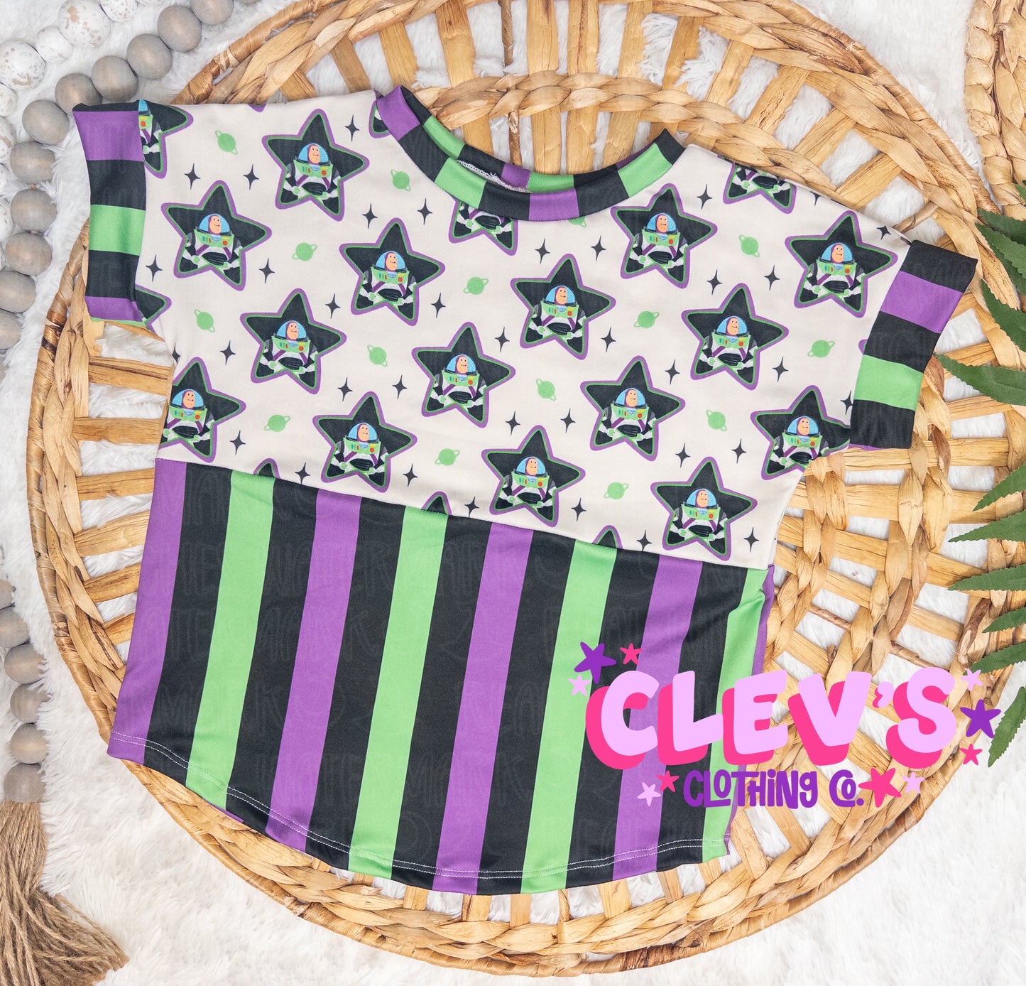 8Y BUZZ TEE